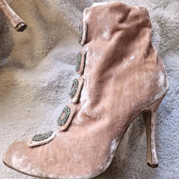 Manolo Blahnik Suwalki pink velvet heels ankle booties Swarovski buckles 8-8.5 - Picture 3 of 11